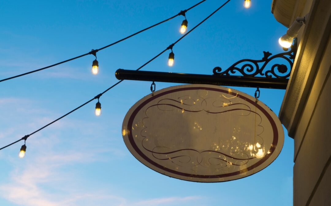 Metal Art Pieces to Accentuate Your Garden Wedding